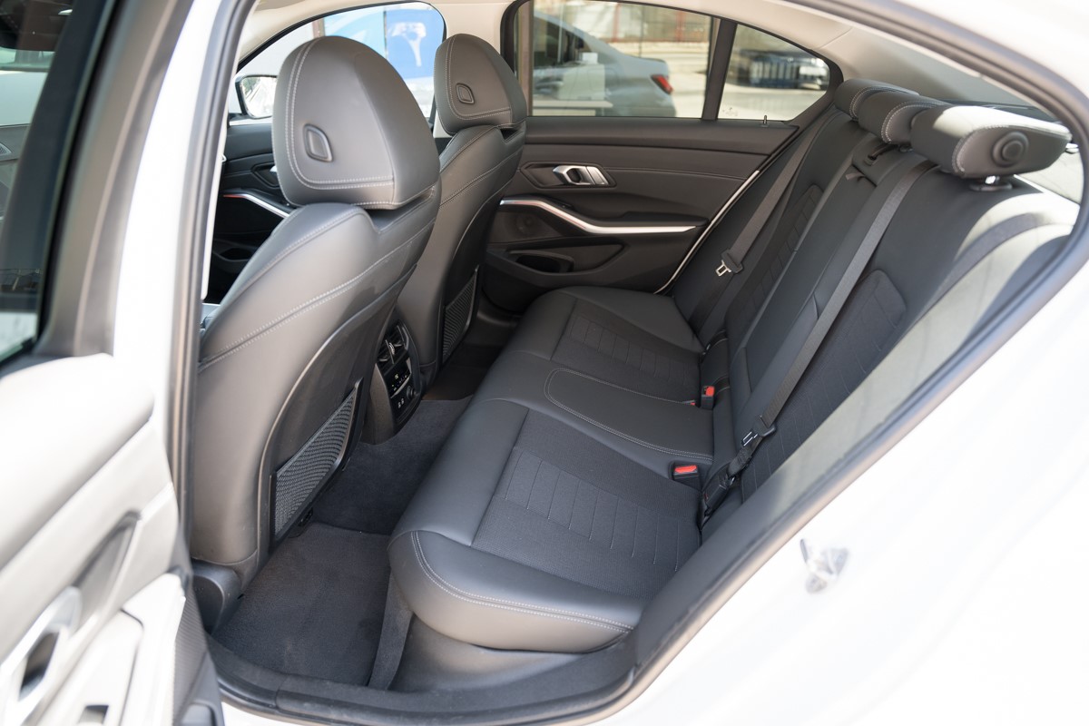 BMW
 3-Series 318 D Sport Line