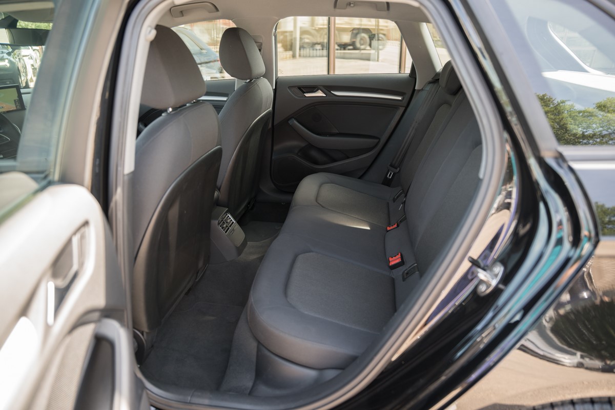 Audi A3
 30 TDI Sportback