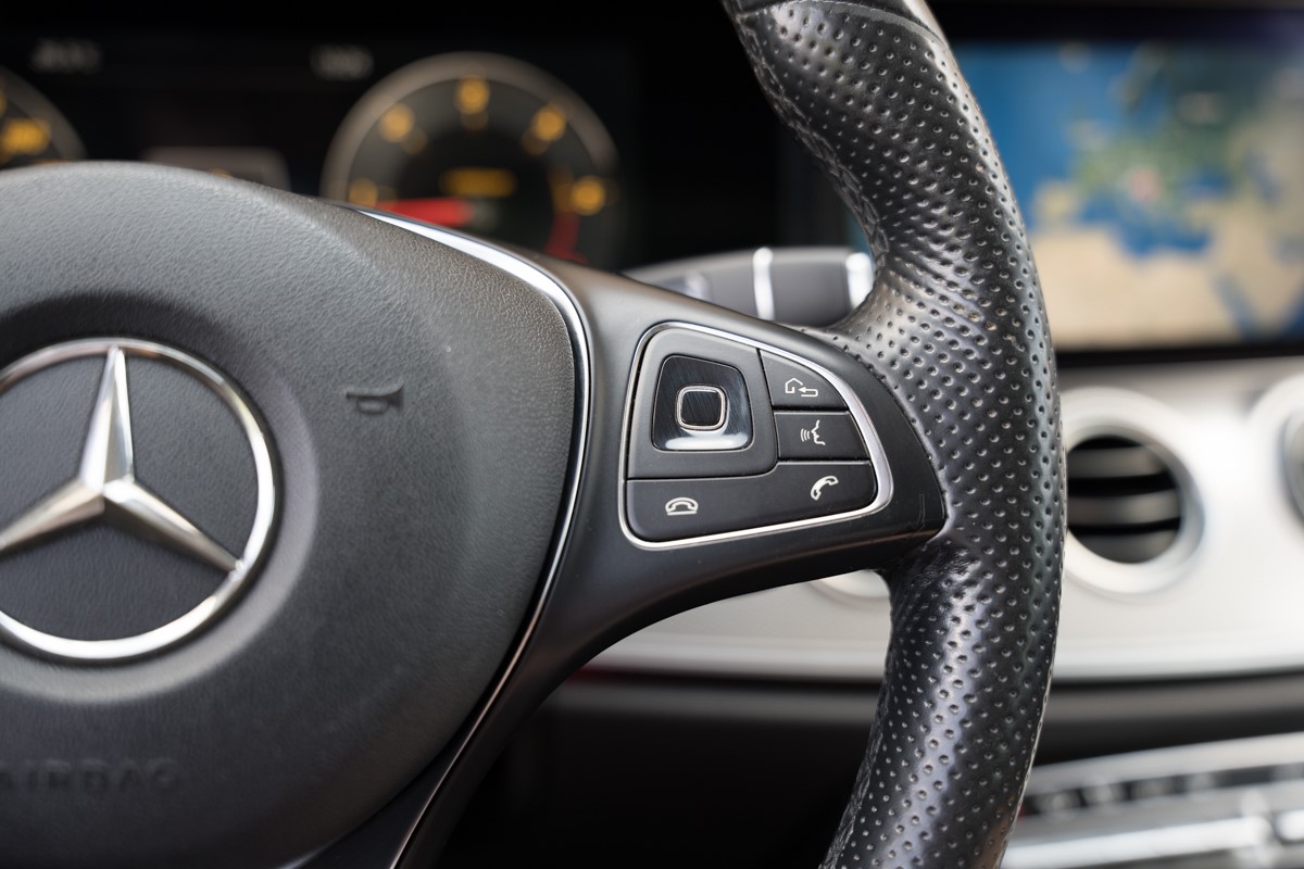 Mercedes-Benz E-Class
 220 D AMG