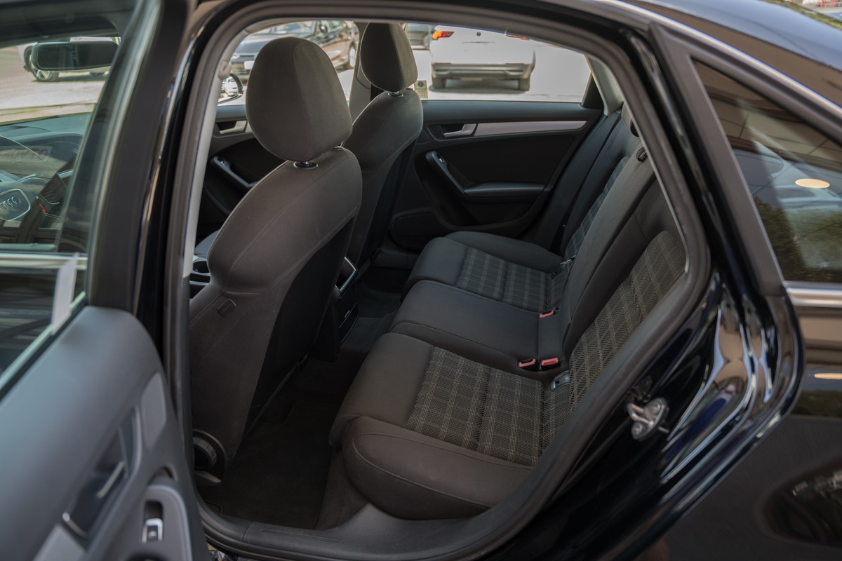 Audi A4
 2.0 TDI