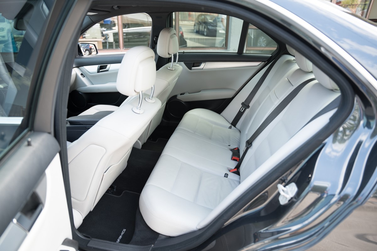 Mercedes-Benz C-Class
 200 CDI AMG