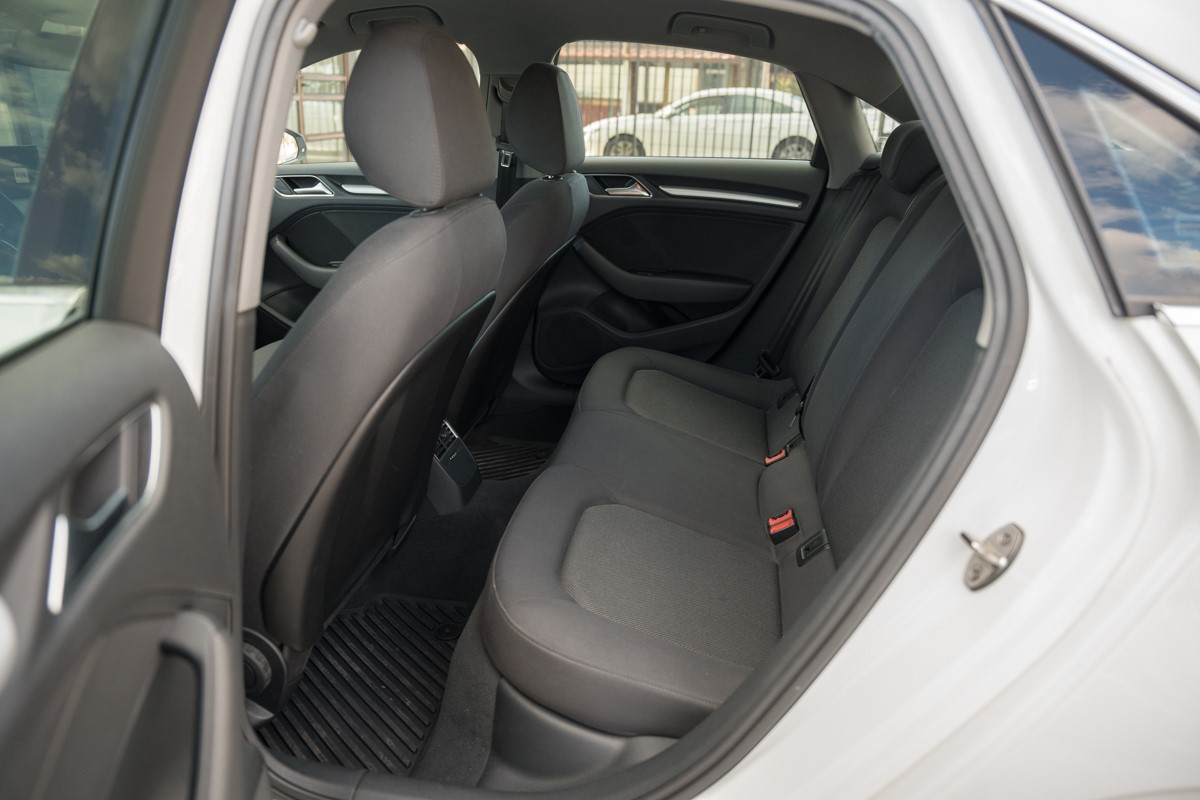 Audi A3
 1.6 TDI S-tronic