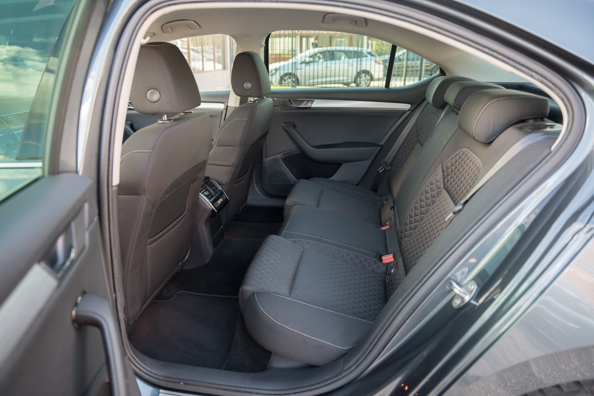 Škoda Superb 1.6 TDI DSG