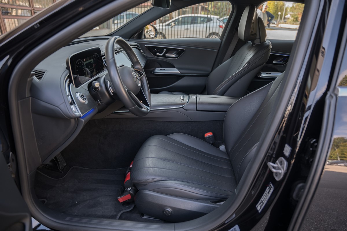 Mercedes-Benz E-Class
 220d Luxury Line