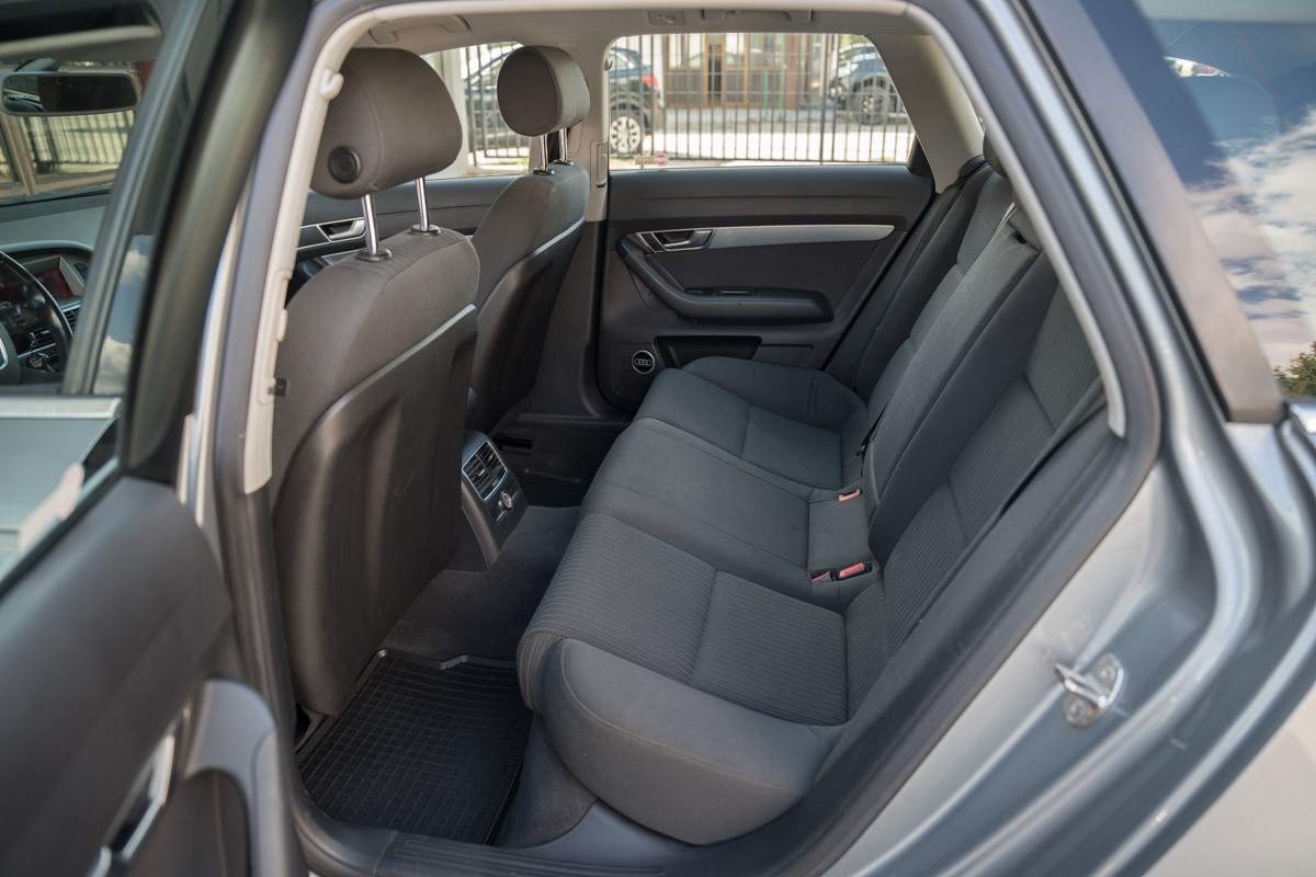 Audi A6
 2.0 TDI 