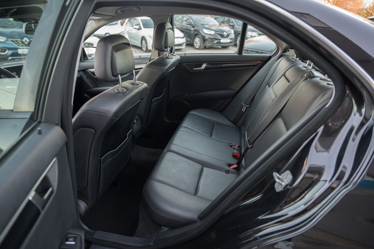 Mercedes-Benz C-Class
 180 CDI