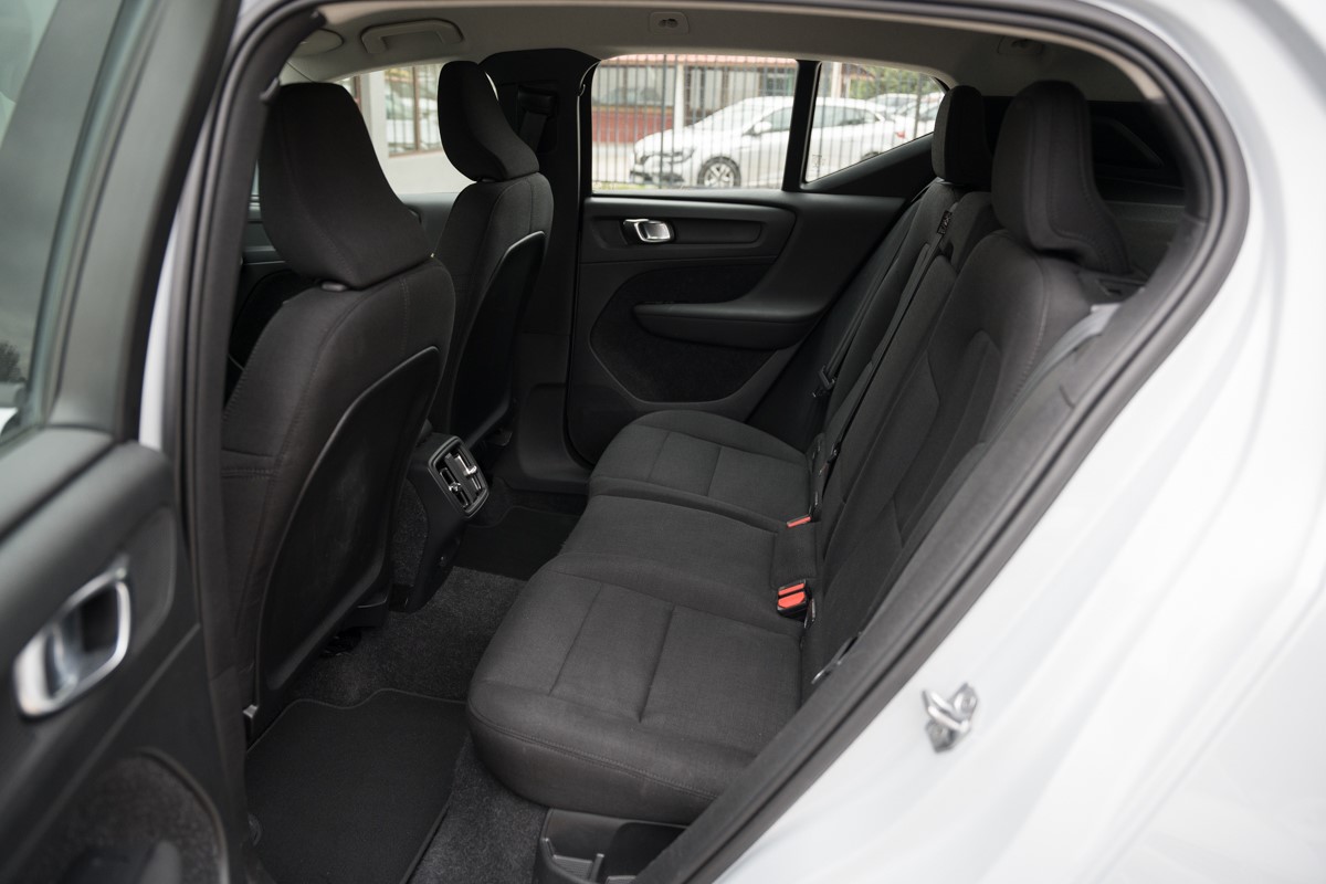 Volvo
 XC40 2.0 D D3