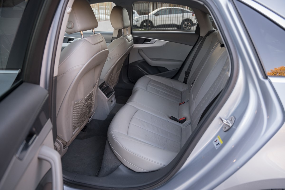 Audi A4
 35 TDI S-tronic Bussines Line