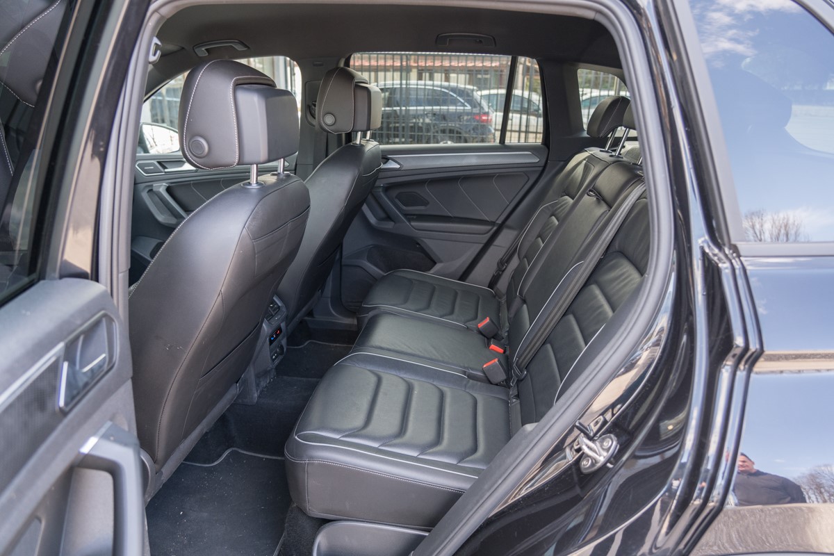 Volkswagen Tiguan
 2.0 TDI R-line