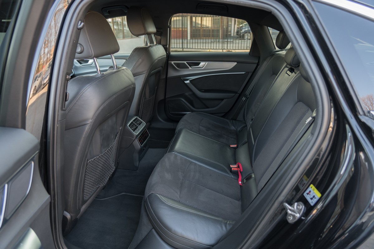 Audi A6
 50 TDI S line