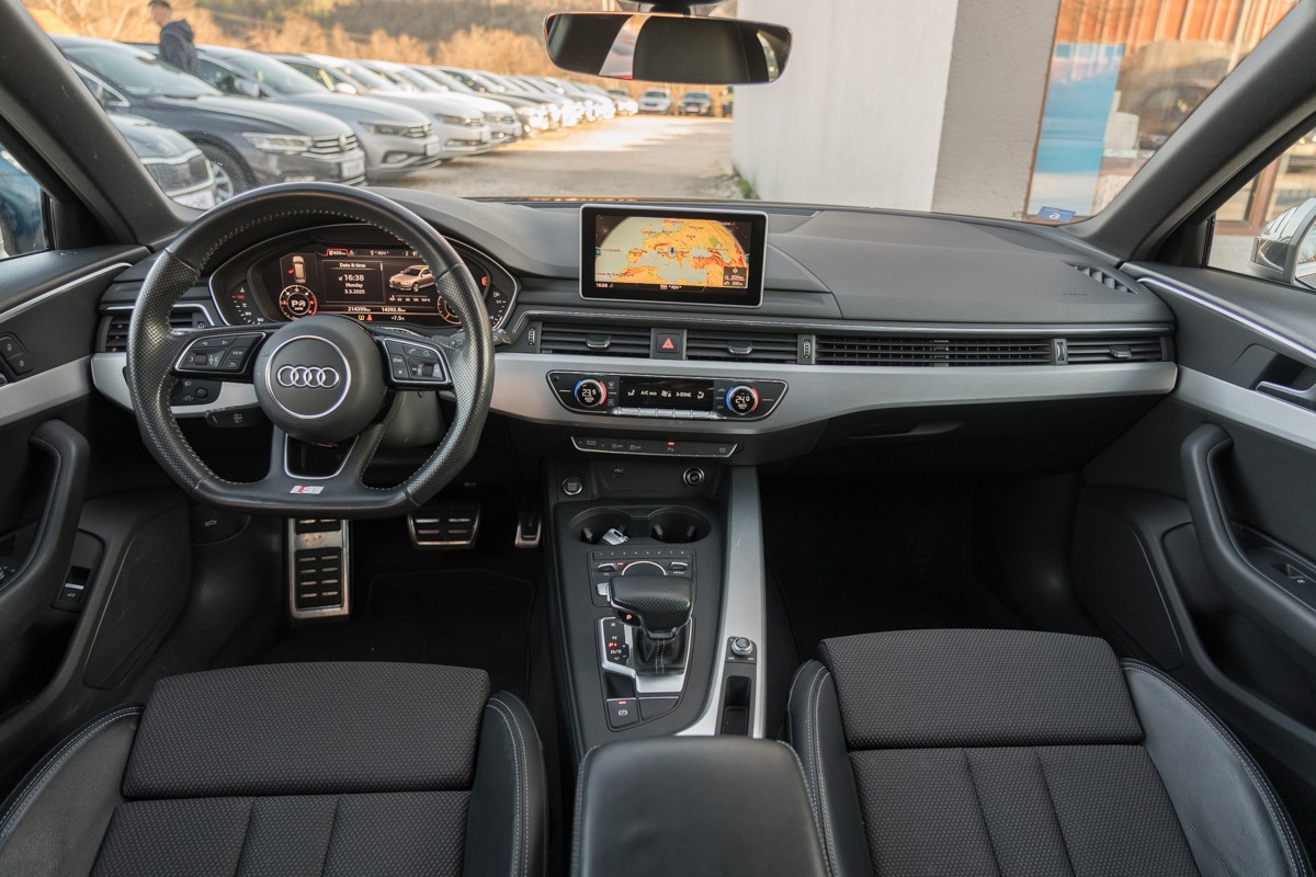 Audi A4
 2.0TDI S line