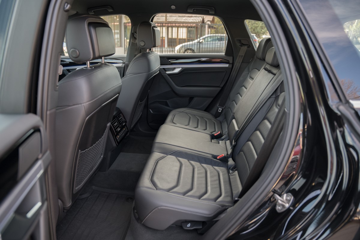 Volkswagen Touareg
 3.0 TDI R line 4MOTION