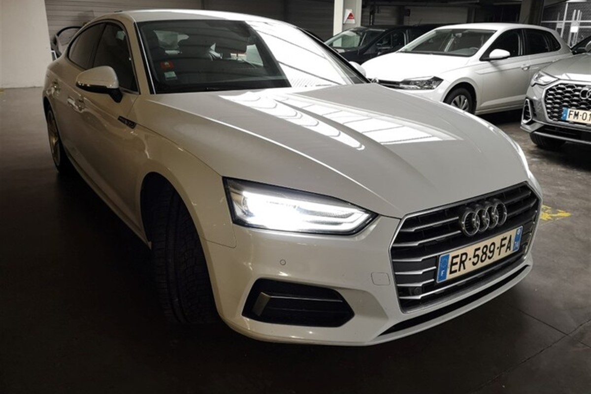 Audi A5
 2.0 TDi Sportback S line