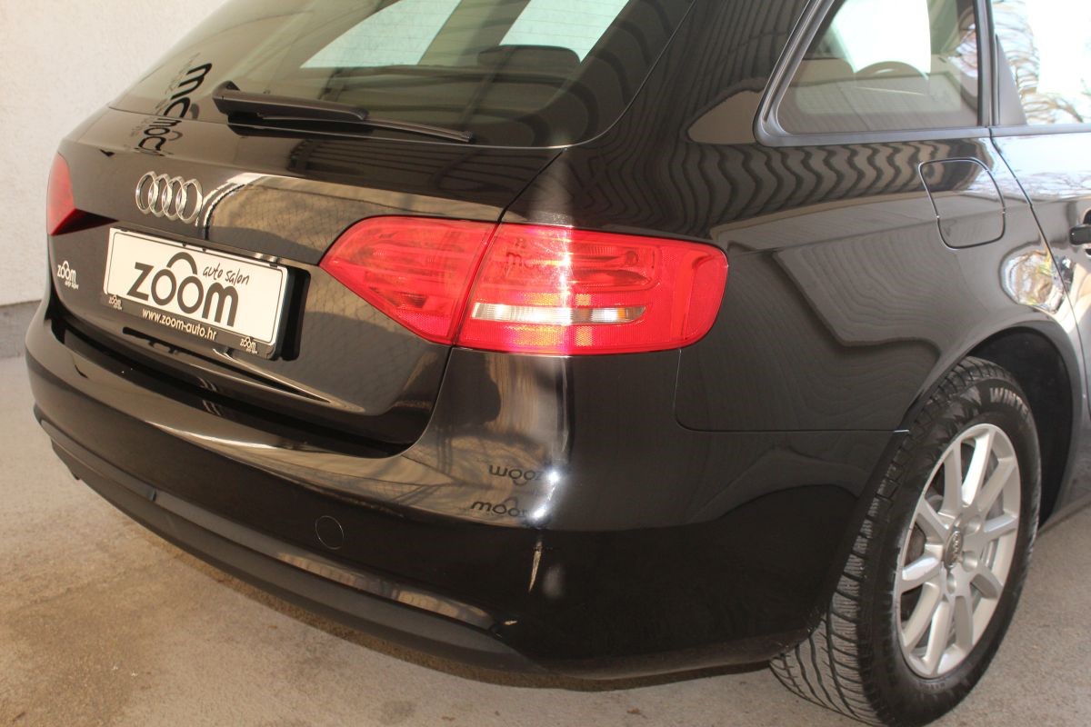 Audi A4
 2,0 TDI AVANT S-TRONIC ATTRACTION Navi