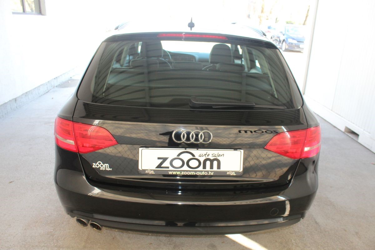 Audi A4
 2,0 TDI AVANT S-TRONIC ATTRACTION Navi