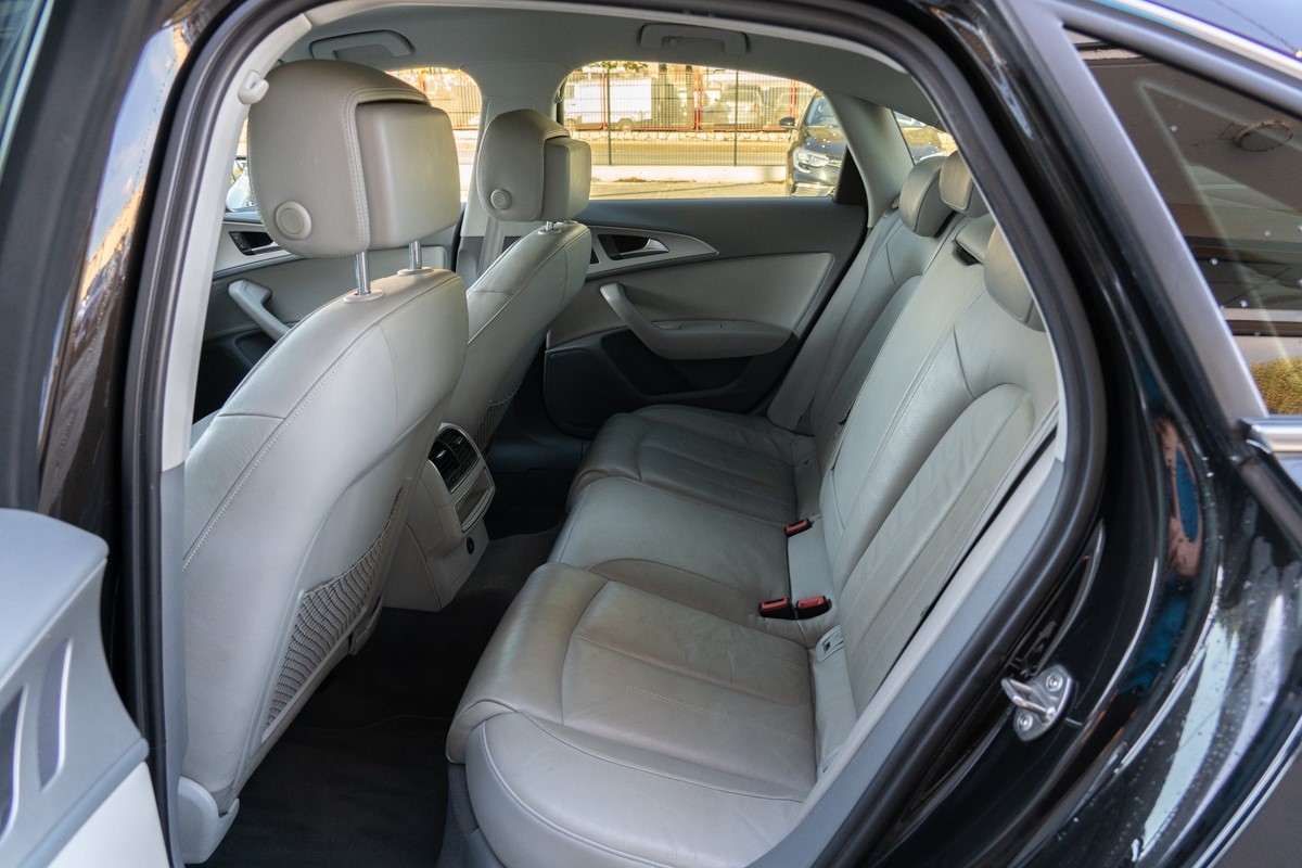 Audi A6
 2,0 TDI