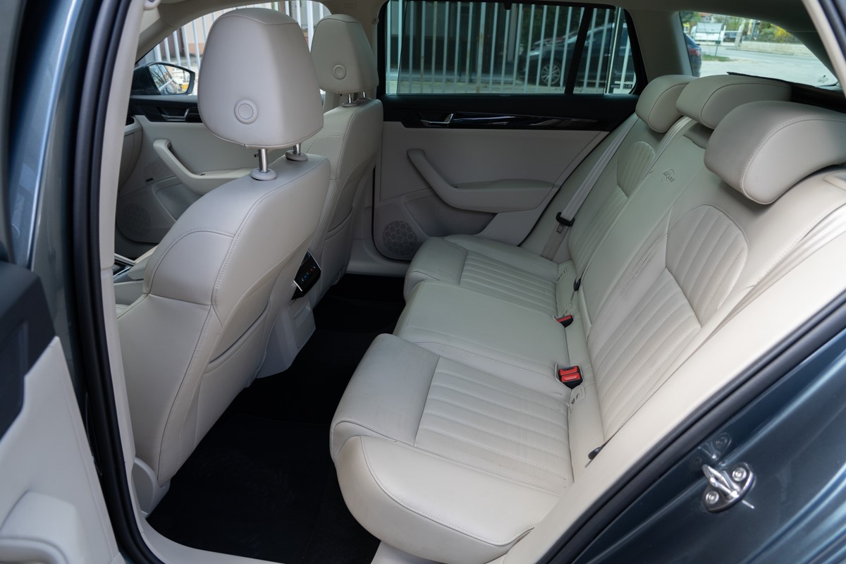 Škoda Superb Combi 2.0 TDi DSG L&K