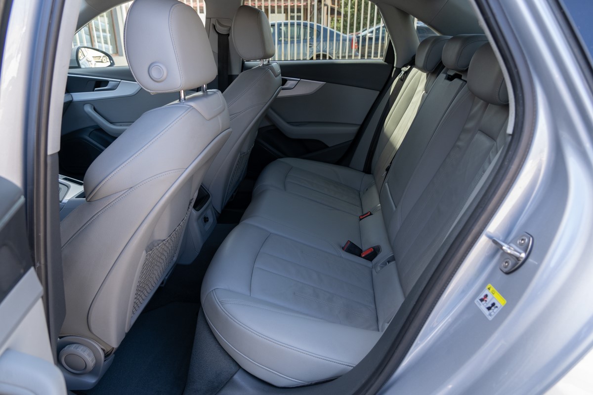 Audi A4
 35 TDi Stronic Business Line