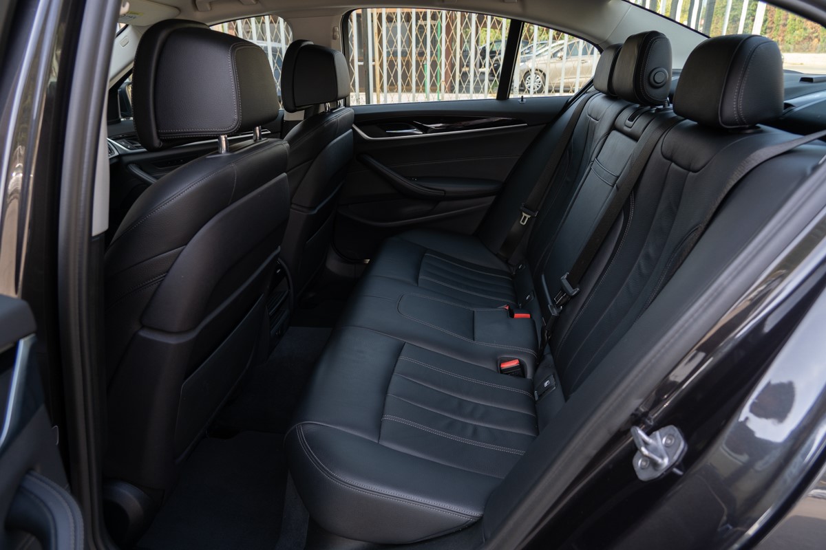 BMW
 5-Series 520dA Business
