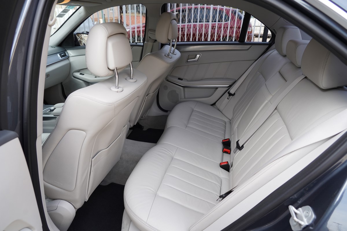 Mercedes-Benz E-Class
 E 220 BLUETEC