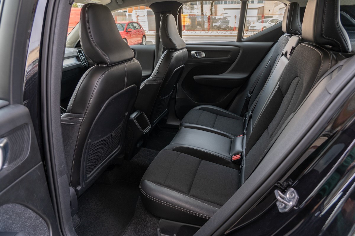 Volvo
 XC40 D4 AWD Geartronic Business
