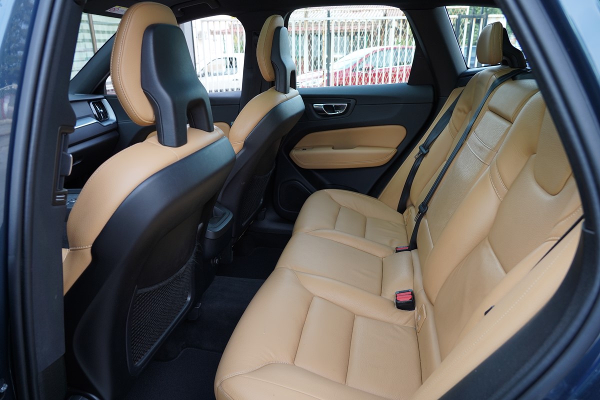 Volvo
 XC60 2.0 D5 ECO BUSINESS