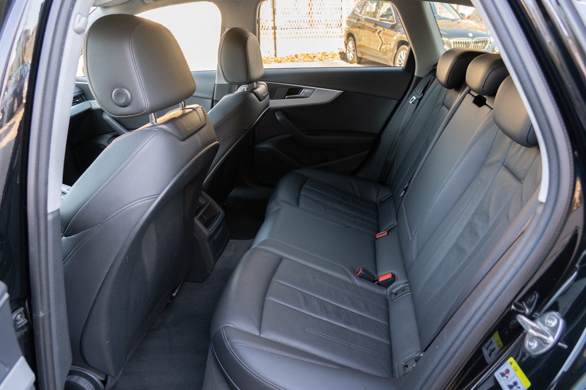 Audi A4
 2.0 TDI