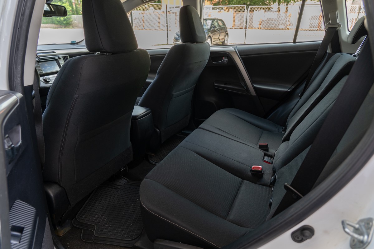 Toyota
 RAV4
 2,0 4x4