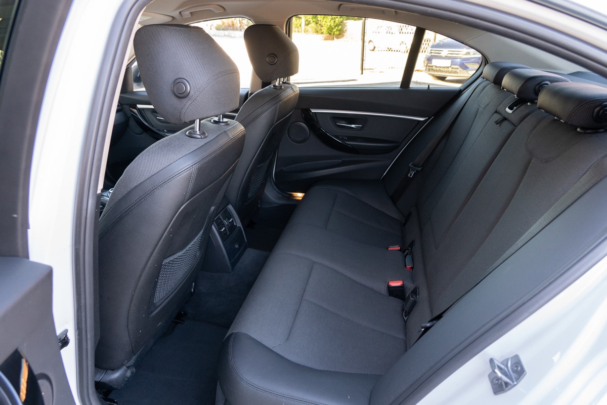 BMW
 3-Series 318 D