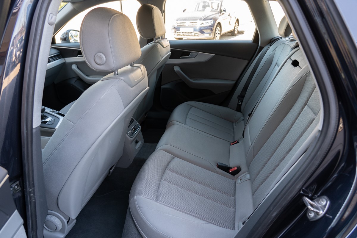 Audi A4
 2.0 TDI