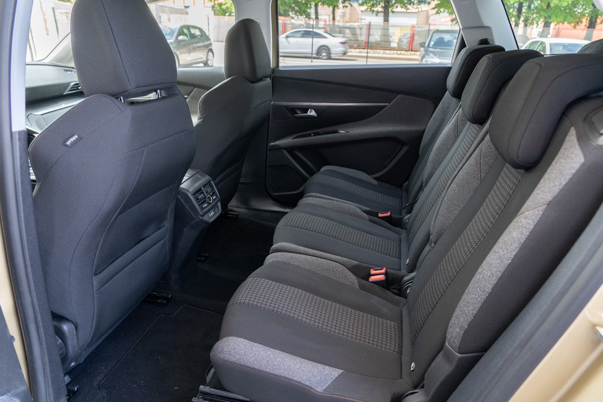Peugeot 5008 1.6 BLUEHDI -7 SJEDALA - 