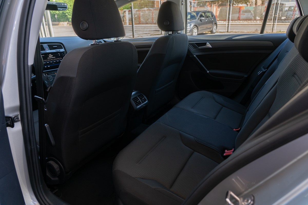 Volkswagen Golf 1,6 TDI CONFORTLINE BUSINESS