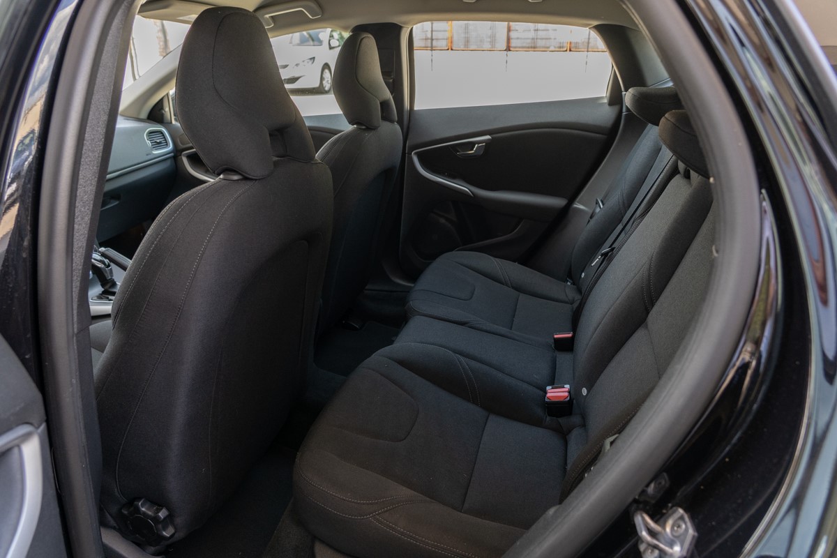 Volvo
 V40 D2