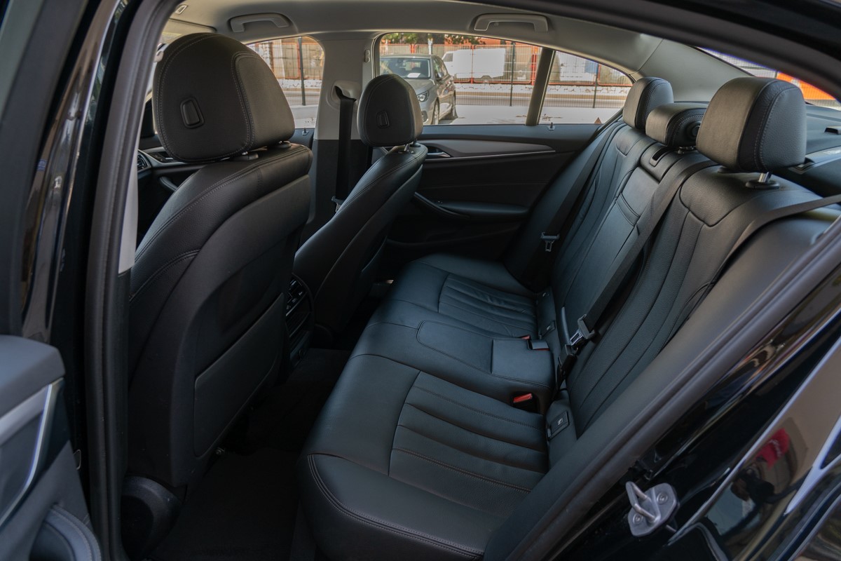 BMW
 5-Series 520d