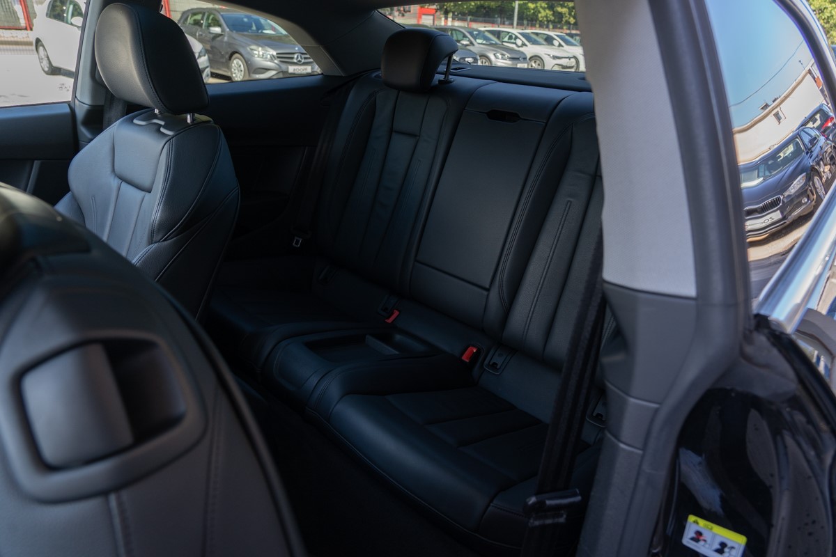 Audi A5
 2.0 TDi Sportline