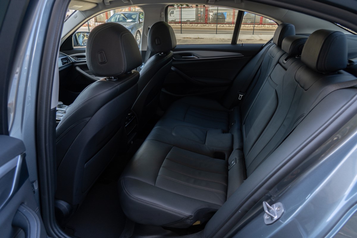 BMW
 5-Series 520d