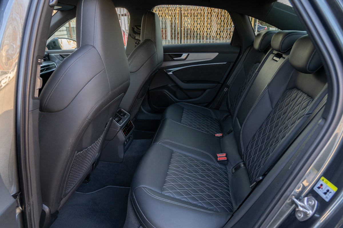Audi A6
 50 TDi Sport Quattro Tiptronic