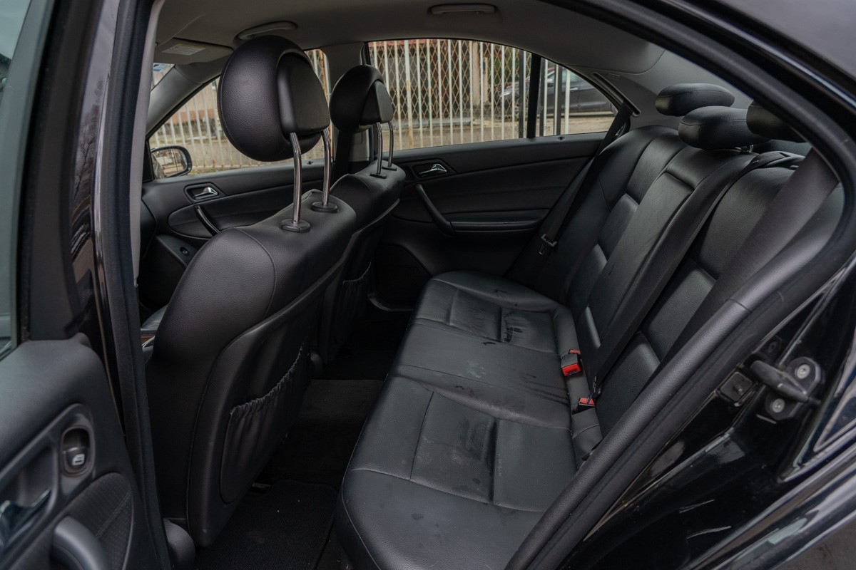 Mercedes-Benz C-Class
 220 CDI