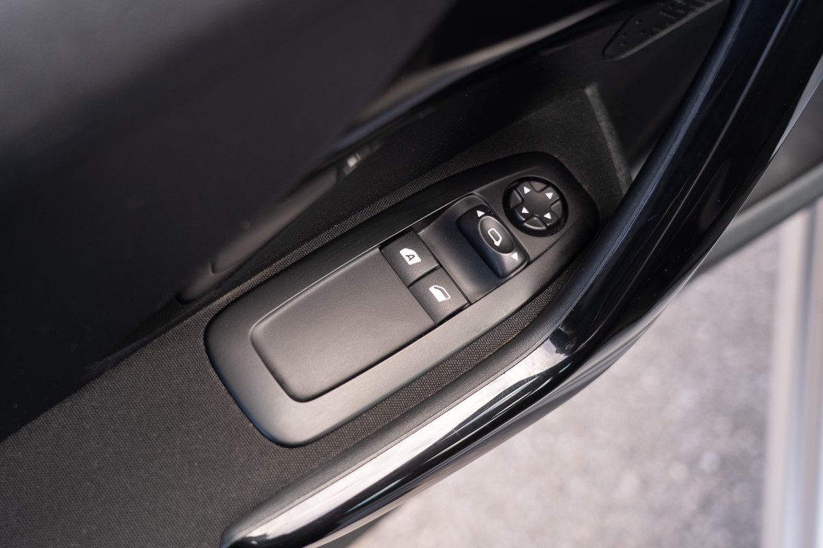 Peugeot 208 1.6 BLUEHDI 