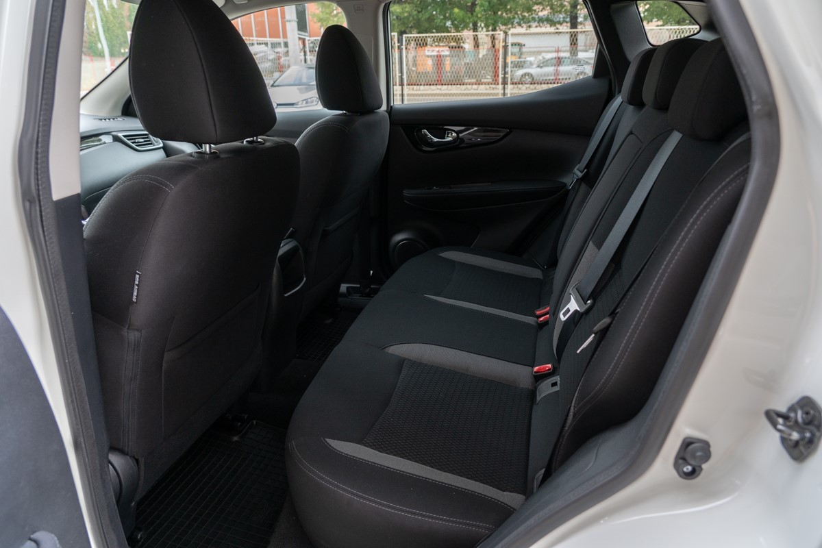 Nissan
 Qashqai 1,5 DCI