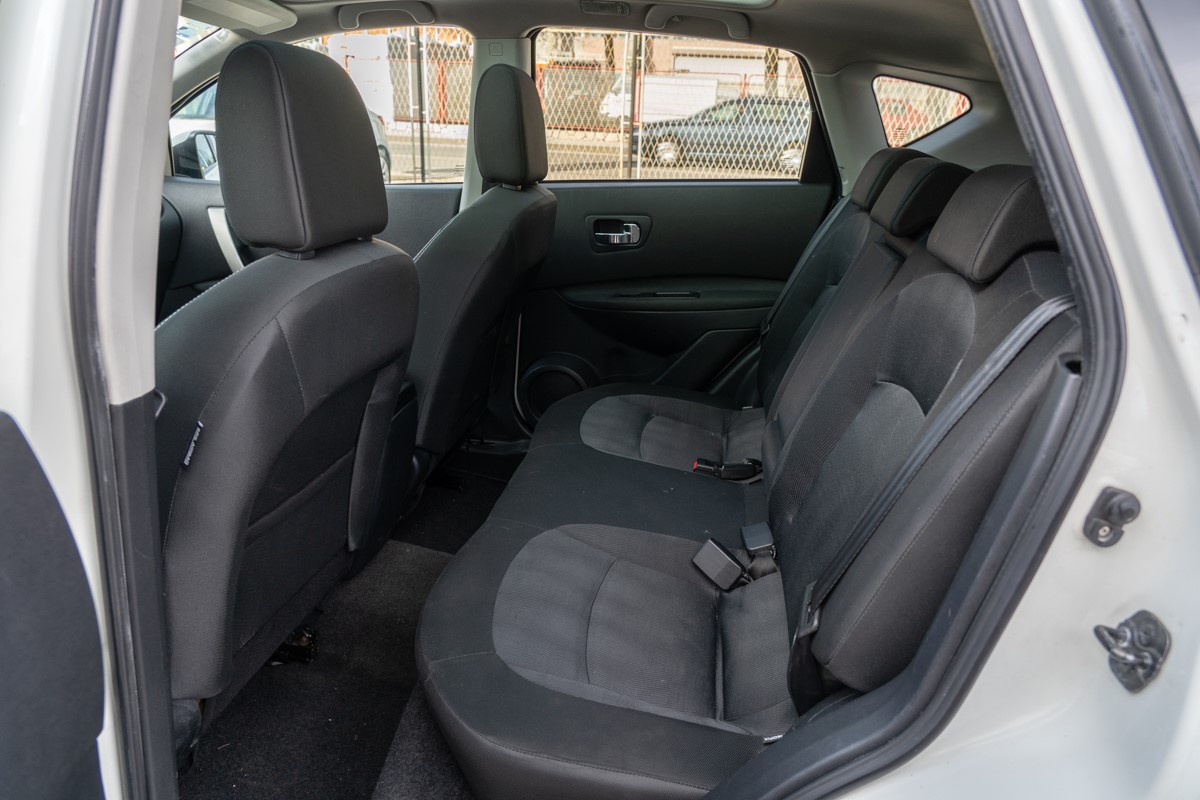 Nissan
 Qashqai 2,0 DCI
