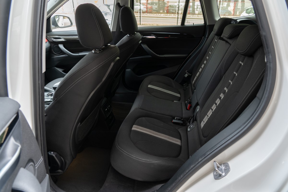 BMW
 X1 18 d SDrive