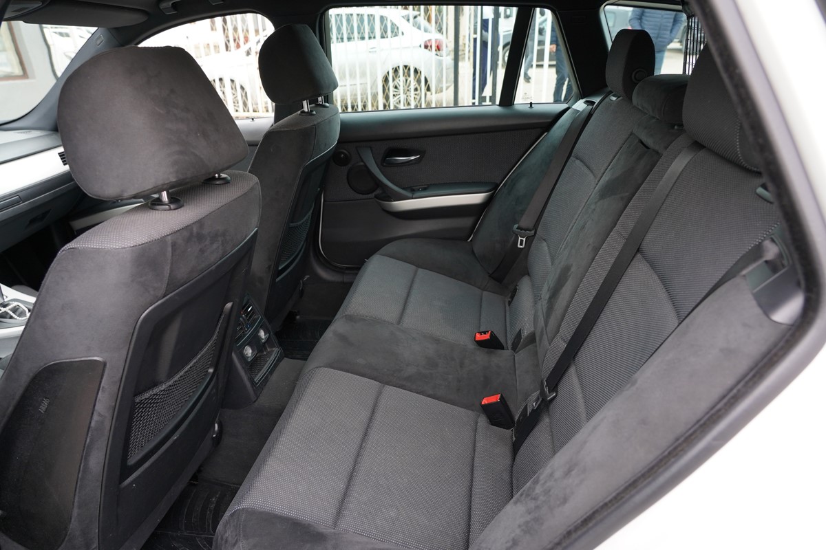 BMW
 3-Series 335d