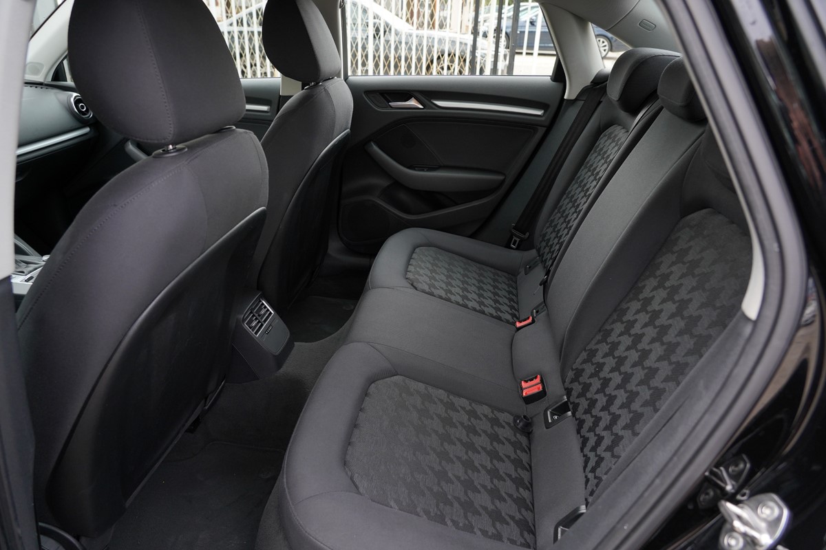 Audi A3
 2,0 TDI S-tronic