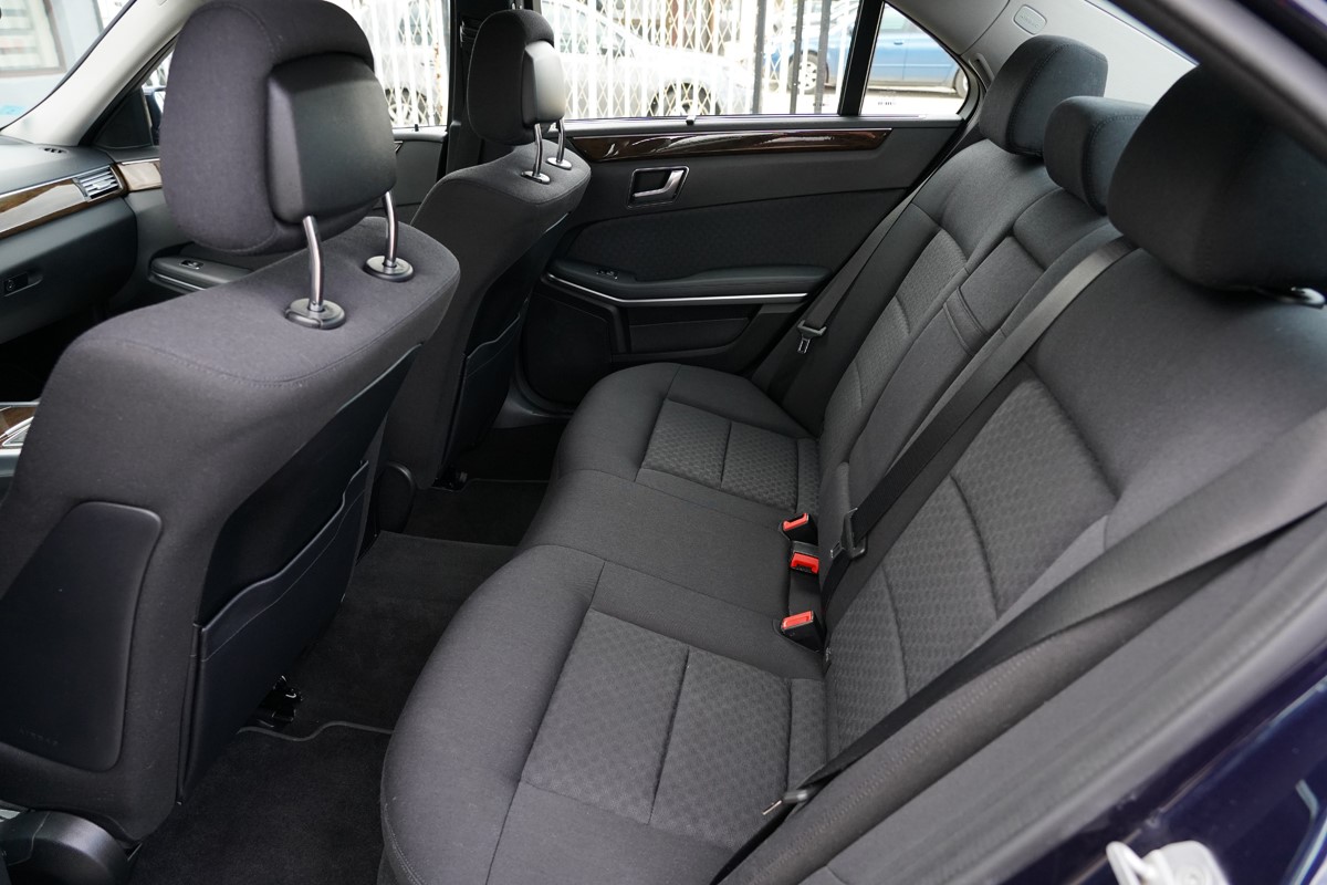 Mercedes-Benz E-Class
 220 CDI
