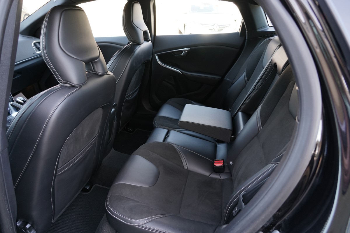 Volvo
 V40 D2 BUSINESS SPORT 5D