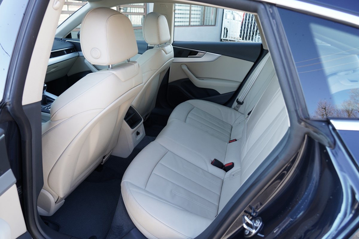 Audi A5
 2.0 TDI Sportback