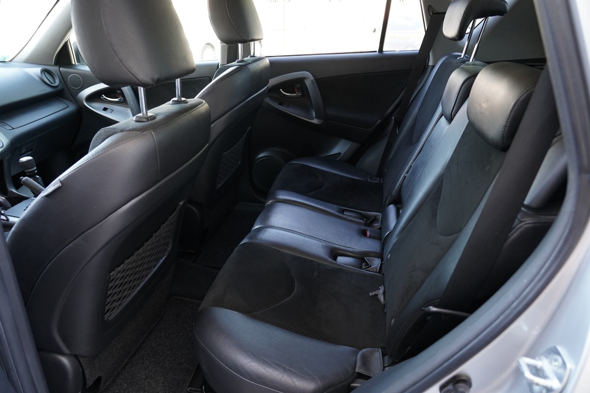 Toyota
 RAV4
 2,2 D