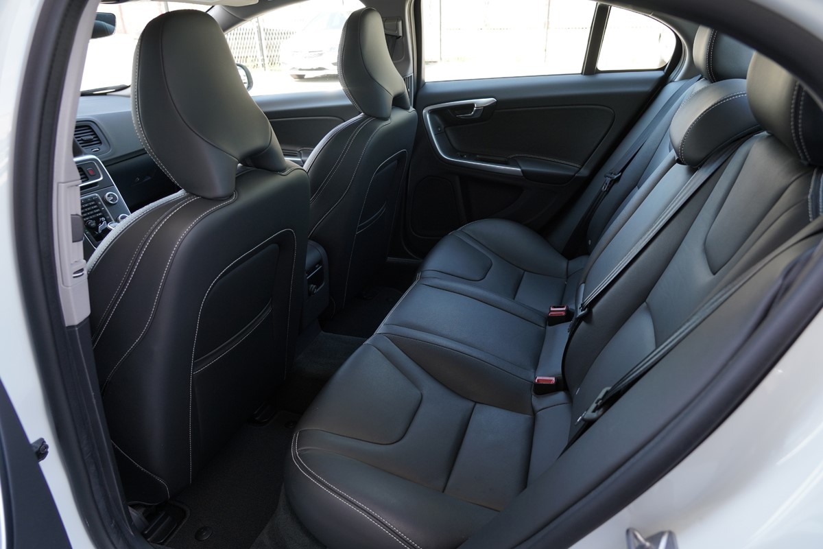 Volvo
 S60
 2.0 D Summum