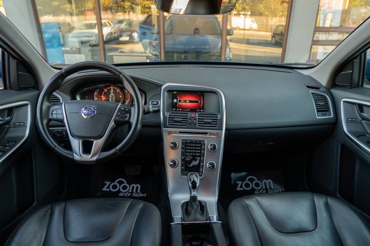 Volvo
 XC60 D4